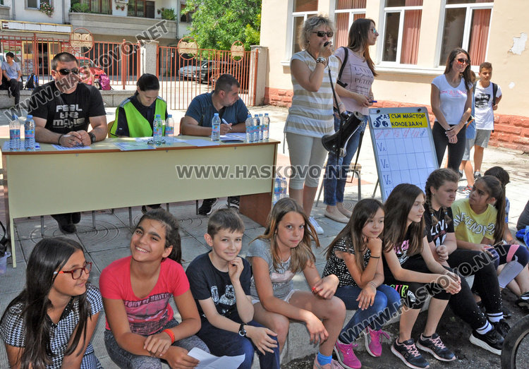 24 ученици от "Климент" в състезание по майсторско каране на велосипед