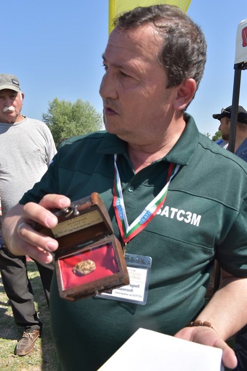 Кирил Стаменов: В река Мечка има злато и рубинчета