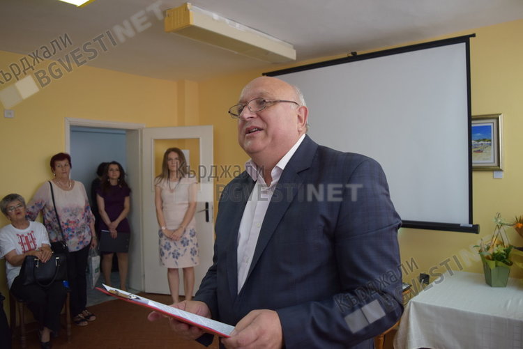 Двадесетгодишен юбилей отбеляза Дома за стари хора в Кърджали,  младите с поклон пред възрастните