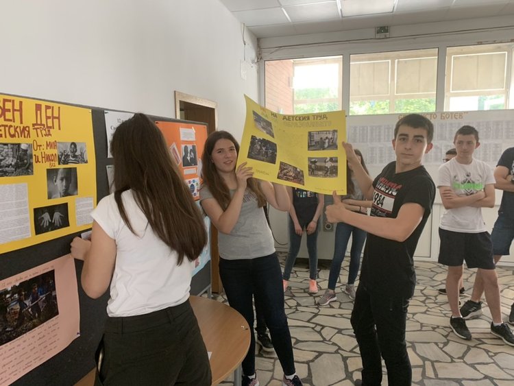Ученици от ЕГ „Христо Ботев“- гр.Кърджали се включиха в Международната кампанията срещу експлоатацията на детски труд