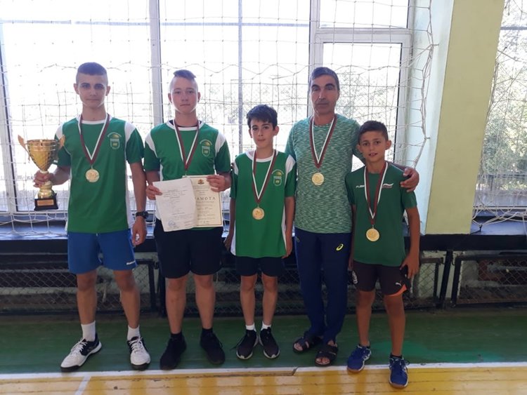 Бадминтонистите на ОУ "Алеко Константинов" - шампиони на България