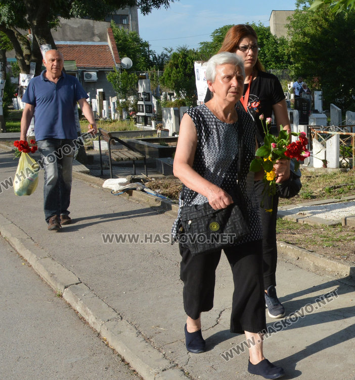 Хасковлии отдадоха почит към мъртвите на Черешова задушница
