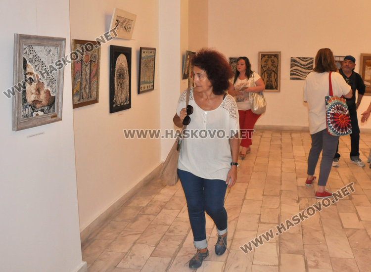 Препоръчано: Жана Курку увековечи светеца от Байлово в мозаечен портрет