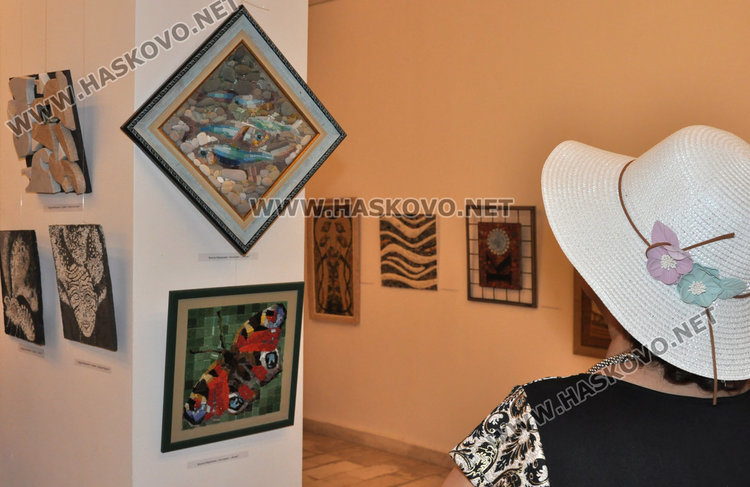 Препоръчано: Жана Курку увековечи светеца от Байлово в мозаечен портрет