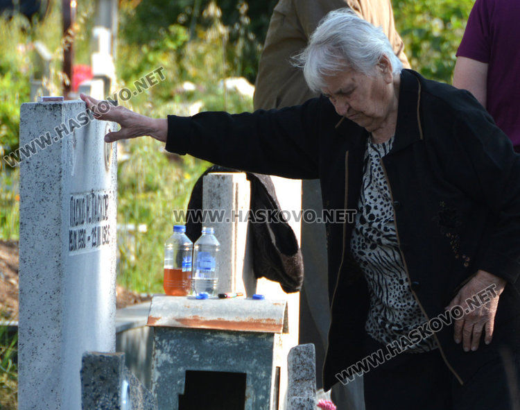 Хасковлии отдадоха почит към мъртвите на Черешова задушница