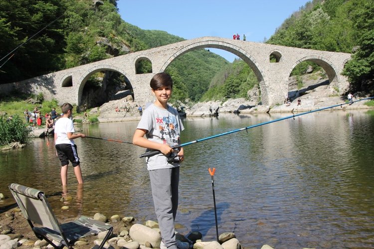 Нурхан Чобанов спечели риболовното състезание край Дяволския мост