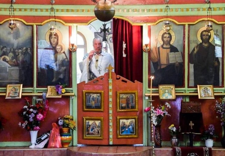 Празнична Литургия за Петдесетница беше отслужена в храм „Св. Успение Богородично“ от отец Боян Саръев