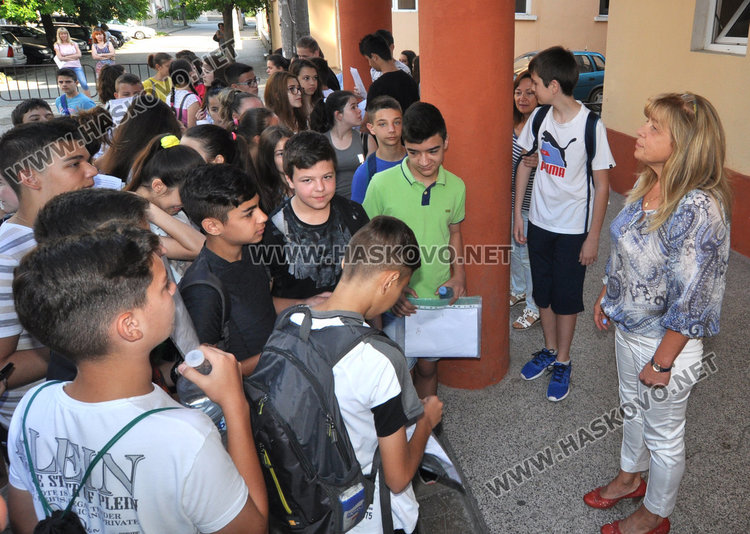 1850 седмокласници се явиха на външното оценяване по български език в Хасковско
