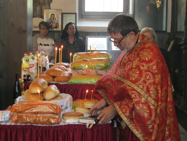 С водосвет и курбан за здраве църквата "Свети Дух" отбеляза храмов празник