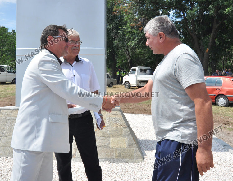 15-метров кръст осветиха на Св. Дух край Горски извор