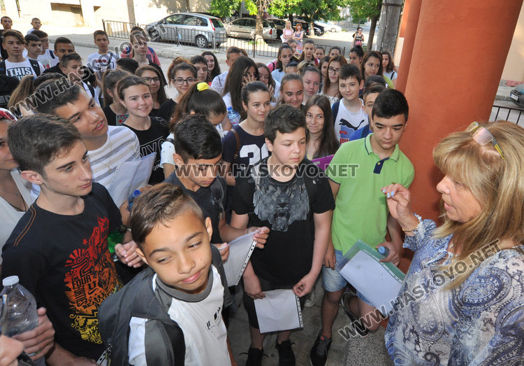 1850 седмокласници се явиха на външното оценяване по български език в Хасковско