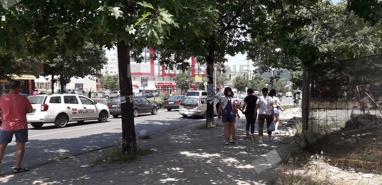 Верижна катастрофа във "Възрожденци",три коли се нанизаха/снимки/