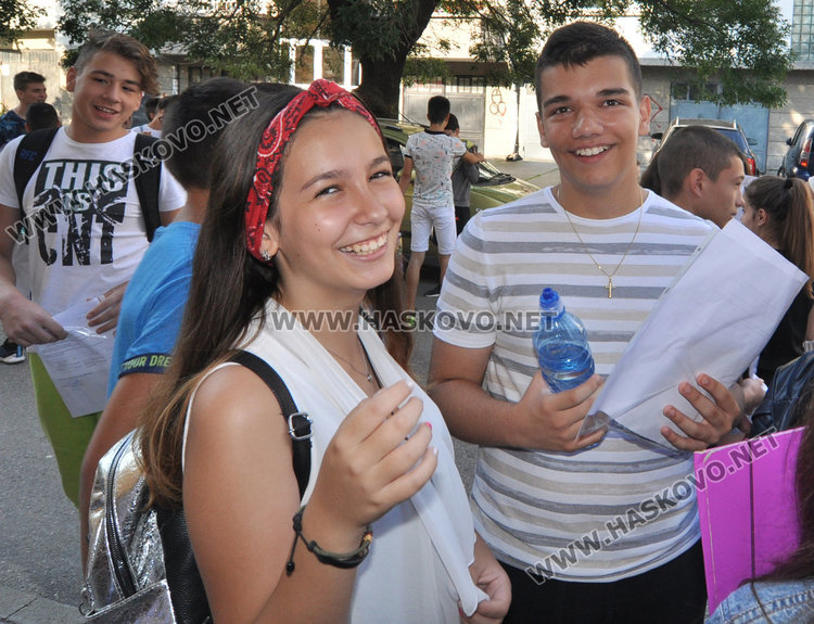 1850 седмокласници се явиха на външното оценяване по български език в Хасковско