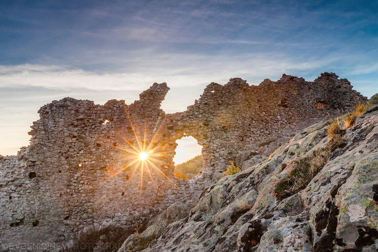 Българските крепости: Величието и вълшебството на Устра