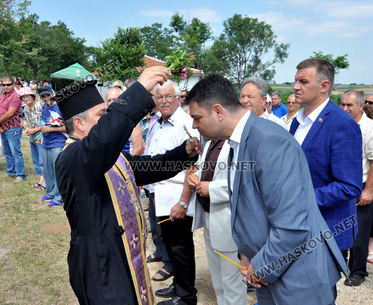 15-метров кръст осветиха на Св. Дух край Горски извор