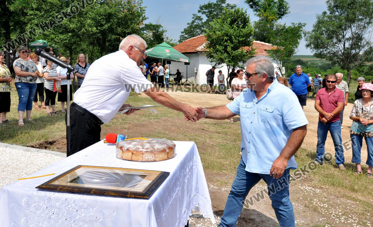 15-метров кръст осветиха на Св. Дух край Горски извор