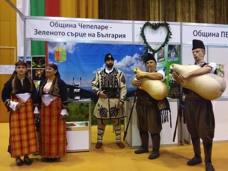 Дипломати на 13 държави от четири континента гостуват в Родопите