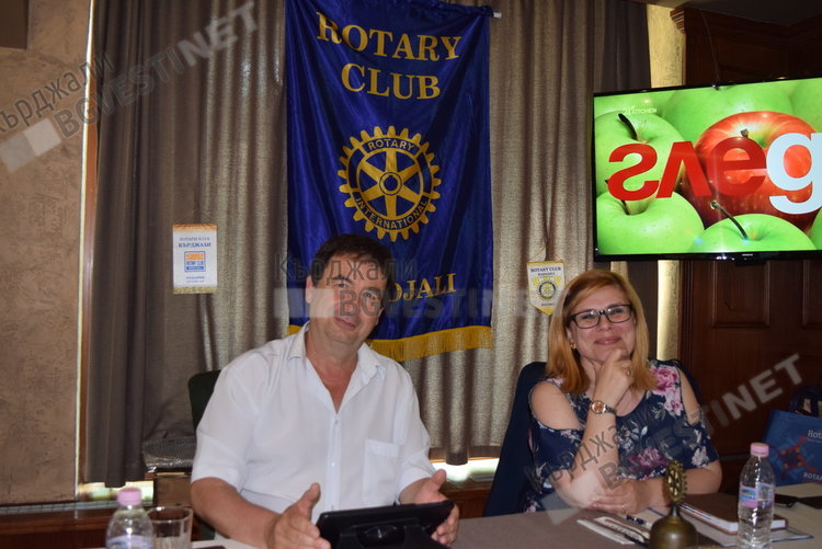 Христина Тодорова е новият президент на Ротари клуб Кърджали, Валентин Гогев се отчете за мандата