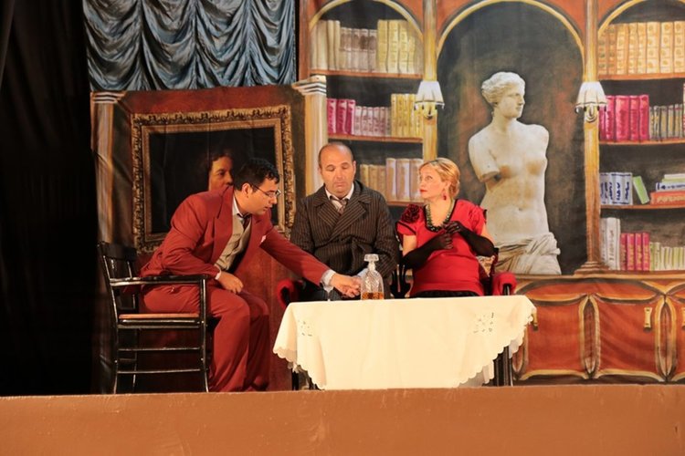 Премиерата на "Не те познавам вече" зарадва публиката в Дебър