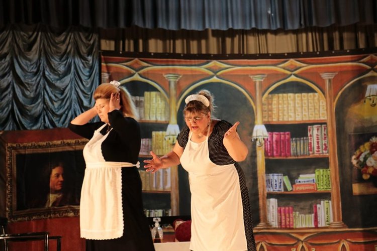 Премиерата на "Не те познавам вече" зарадва публиката в Дебър