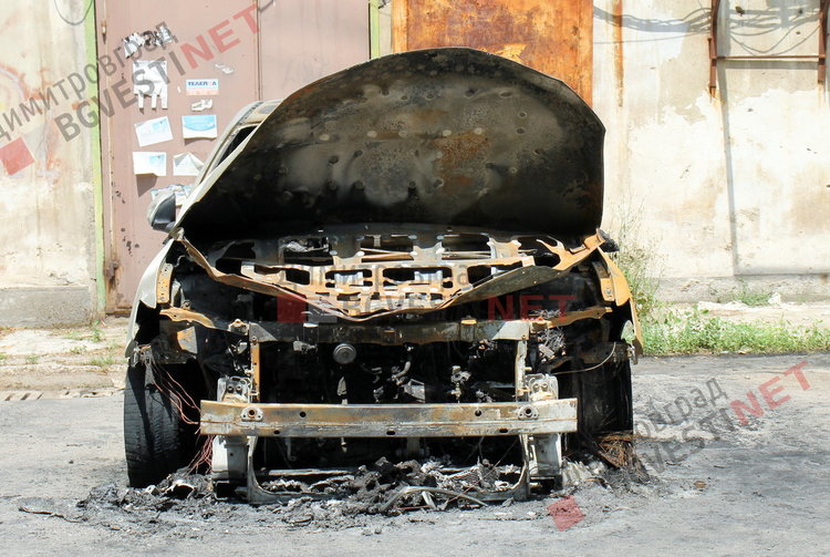 Автомобил горя в Димитровград – подпалвач може да лежи до 8 години в затвора