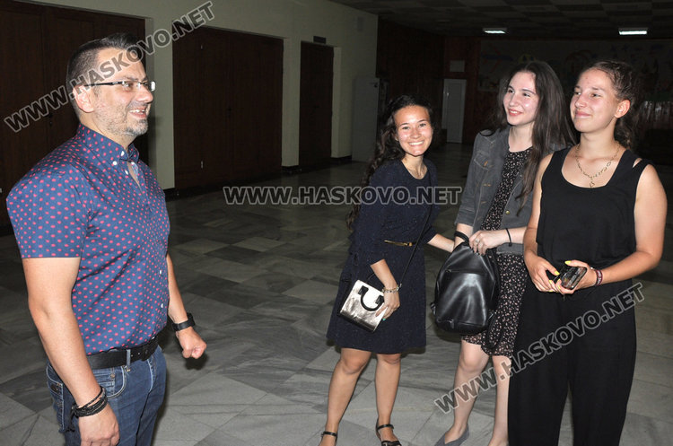 Ученици снимаха старите сгради на Хасково през погледа на новото време