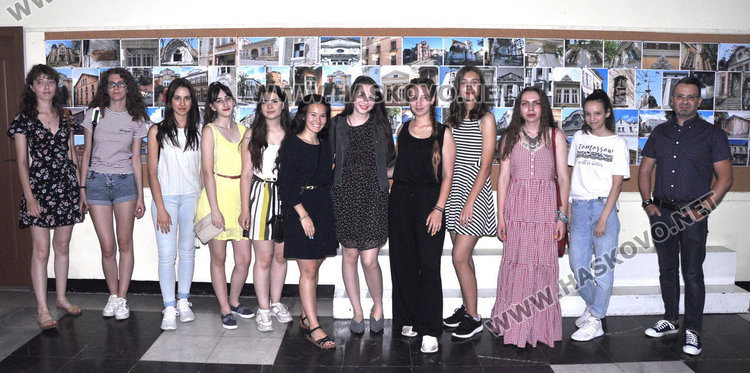 Ученици снимаха старите сгради на Хасково през погледа на новото време