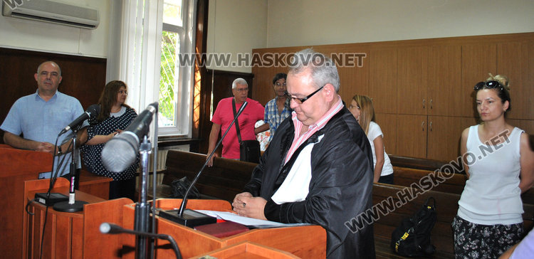 Учителка съди майка на ученичка заради публикация във фейсбук