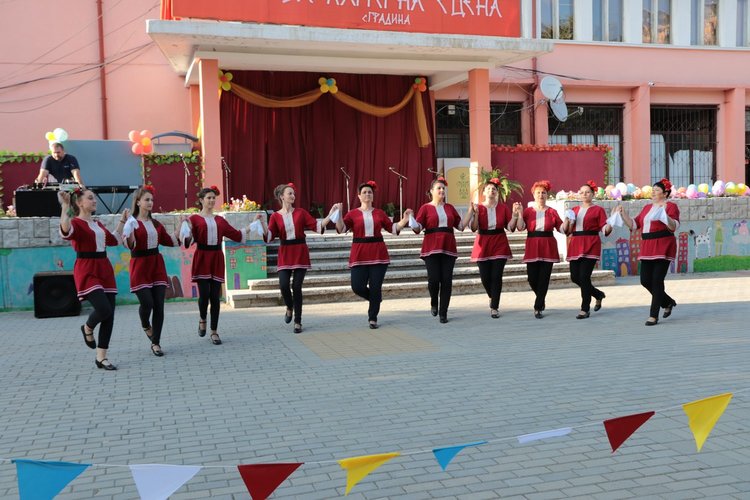 Едва 1617 лв. са събрани за камерна сцена в Градина