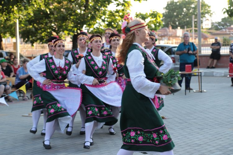 Едва 1617 лв. са събрани за камерна сцена в Градина