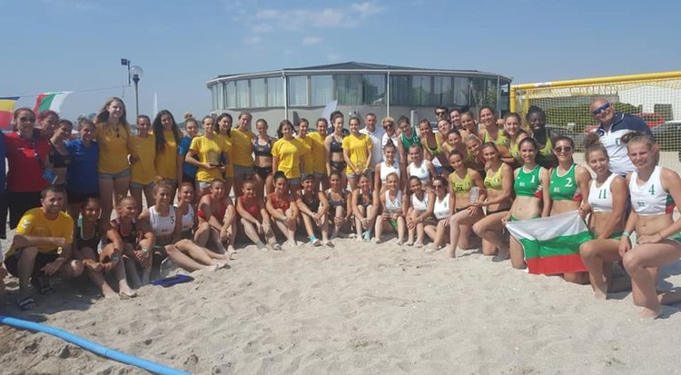 Националният отбор на България с бронз от Международен турнир по плажен хандбал