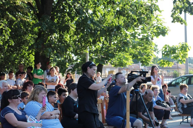 Едва 1617 лв. са събрани за камерна сцена в Градина