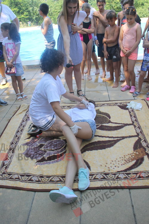 Димитровградския басейн отвори врати - за деца безплатно, за младежи 1лв., за възрастни 3лв. на ден