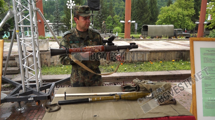 Бойни машини и техника показа армията ни в Смолян в националната кампания за професионални войници