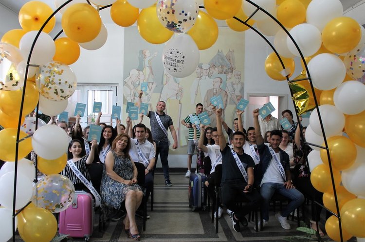 Випуск 2019 в „Йовков“ се дипломира