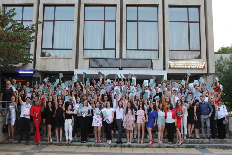 Зрелостниците от Випуск 2019 на Езиковата гимназия – първи в област Кърджали според резултатите от матурите