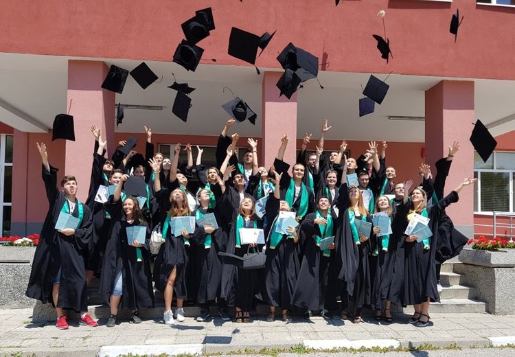 Шейсетият випуск на ПГСС получи дипломите си