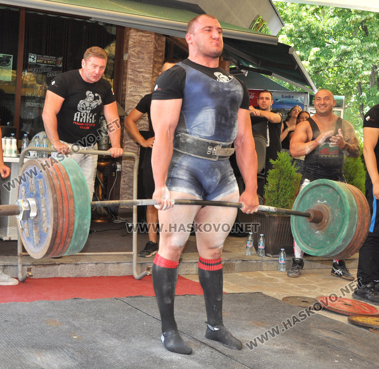 13 -годишен дебютант вдига за купата „Антон Колев“