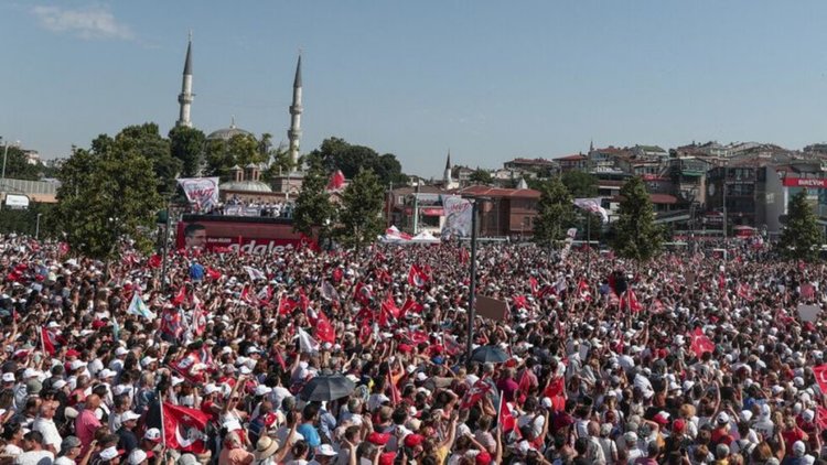 Истанбул днес гласува за повторен шамар за Ердоган