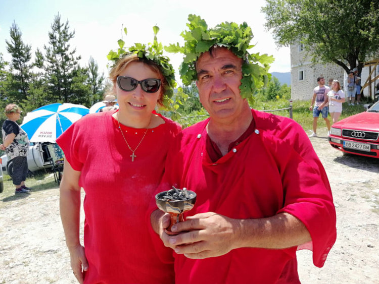 На Белинташ: Еньовата буля развенча стария жрец и избра нов