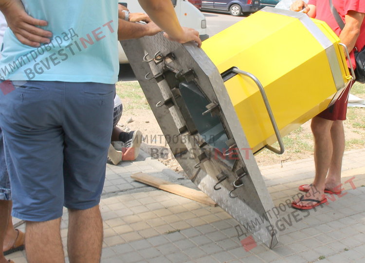 Димитровград с първите в областта подземни контейнери за отпадъци