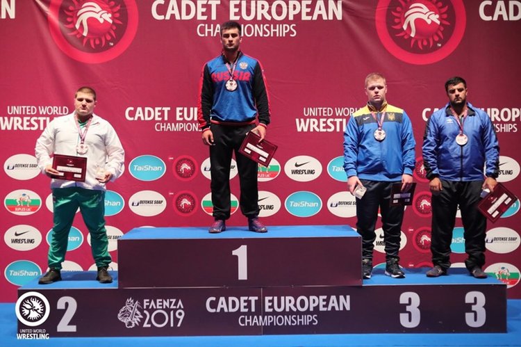 Георги Иванов е европейски вицешампион по борба - видео