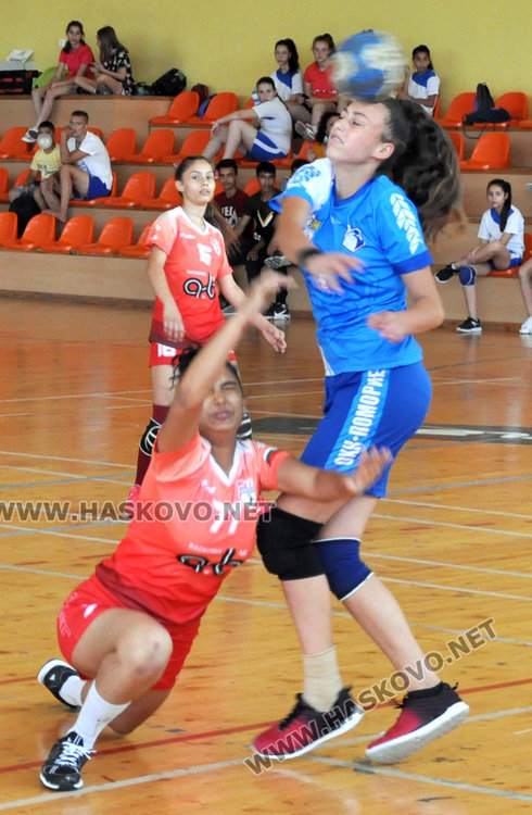 Бронз за хандбалистките на Хасково от Държавното в "Спартак"