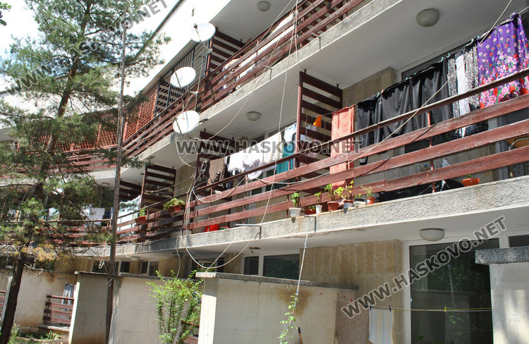 Терасите на последния етаж в дома трябва да са с решетки за безопаност