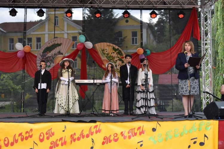 Шлагери, българска и руска естрада, светлинно шоу и безплатен лифт в Чепеларе този уикенд