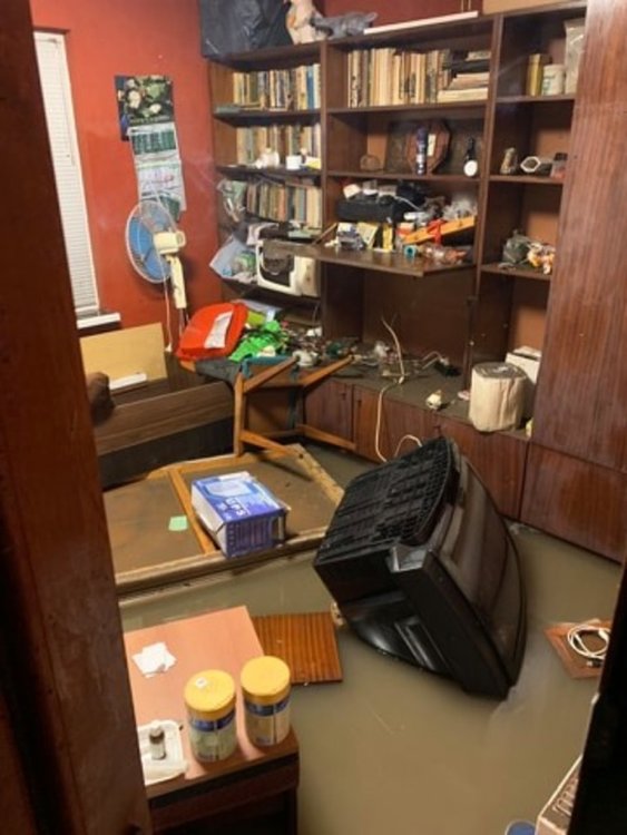 Щети от наводнение след проливния дъжд в началото на месеца