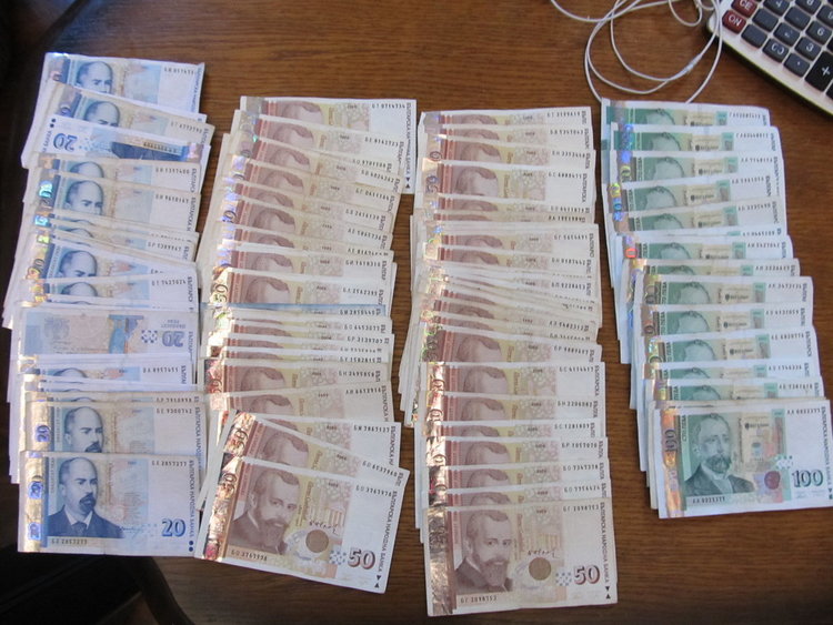 Осем трафиканти на хора с обвинения, спецслужбите тарашат и Свиленград