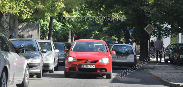 Затвориха "Дунав" заради ВиК аварията, трафик по близките улици в Хасково