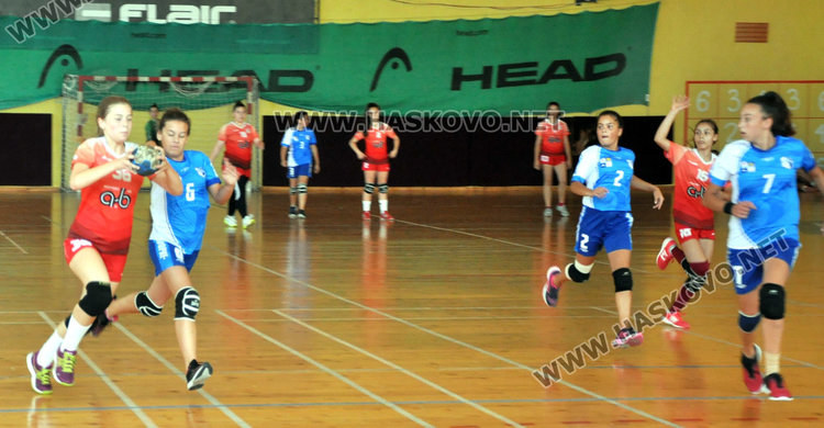 Бронз за хандбалистките на Хасково от Държавното в "Спартак"