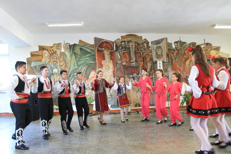 Урок по етнорелигиозна толерантност изнесоха ученици в Крумовград